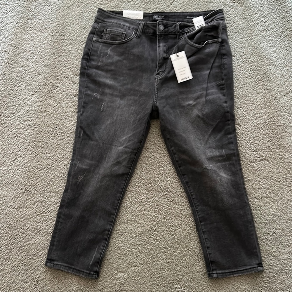 Brand new gray Judy Blue capri